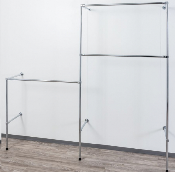 Wandregalsystem Garderobensystem begehbarer Kleiderschrank für Dachschrägen 200 cm hoch und 220 cm breit Wandbefestigung und Gummifüsse Stahlrohre verchromt Art Nr W12